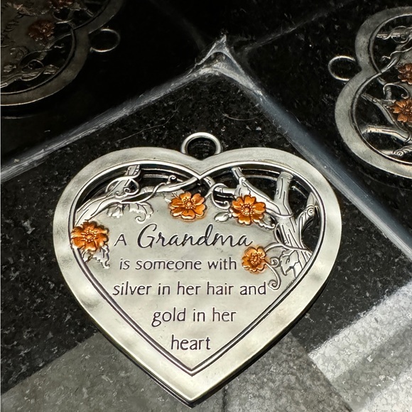 Chunky Etched Silver Cutout Grandma Heart Pendant Flowers - Picture 2 of 7